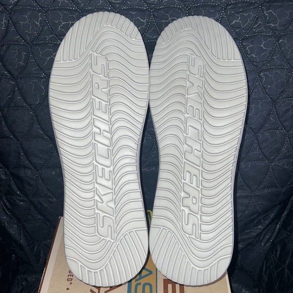 NIB Skechers Men's Gray Slip-On Size 12 - Picture 6 of 8